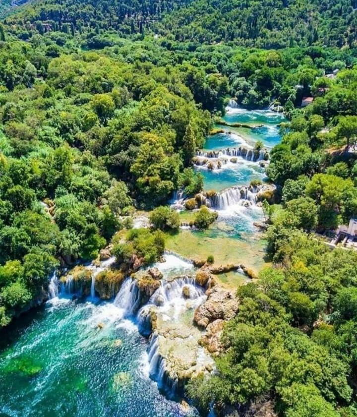 Готель Krka Fairytale Little Castle Скрадин Екстер'єр фото