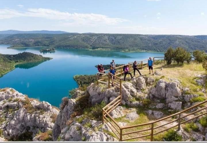 Готель Krka Fairytale Little Castle Скрадин Екстер'єр фото