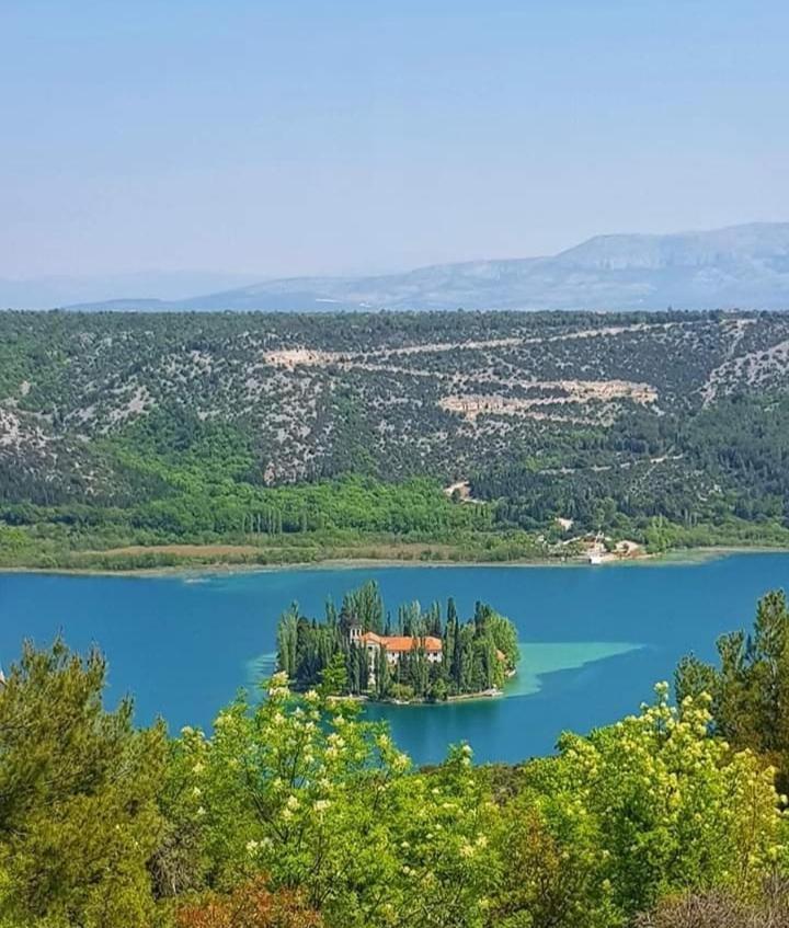 Готель Krka Fairytale Little Castle Скрадин Екстер'єр фото
