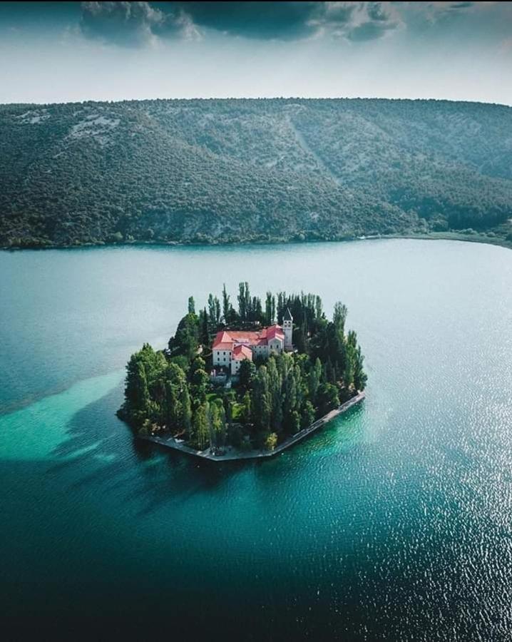Готель Krka Fairytale Little Castle Скрадин Екстер'єр фото